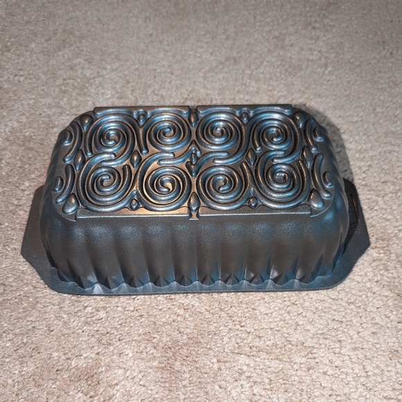 Technique Scroll Design Loaf Pan - Picture 1 of 7